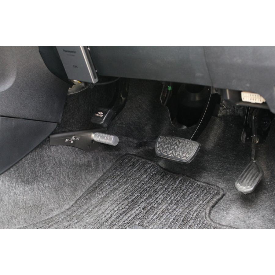 plot NEOPLOT フットレストバー ヴィッツ NCP131 MT車用
