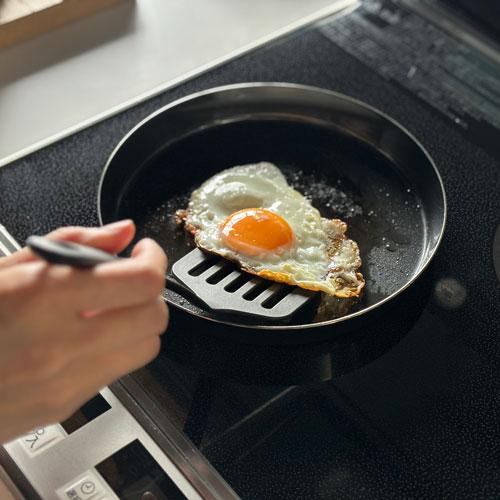 ビーワーススタイル 目玉焼きがおいしく焼ける鉄のフライパン 日本製