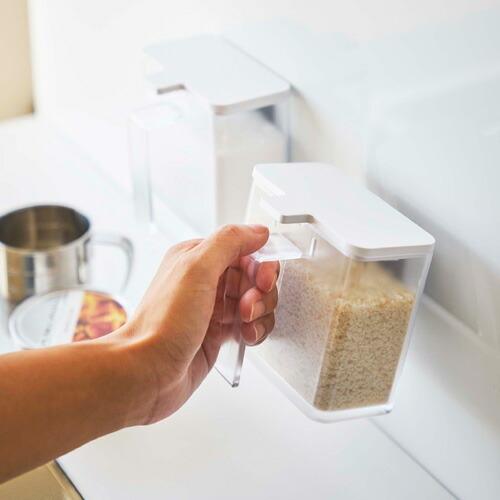 山崎実業 Tower マグネット 調味料ストッカー タワー ホワイト 4817 調味料入れ おしゃれ 収納 小麦粉 保存容器 砂糖 塩 計量スプーン 磁石 冷蔵庫 シンプル Webby Shop 通販 Yahoo ショッピング