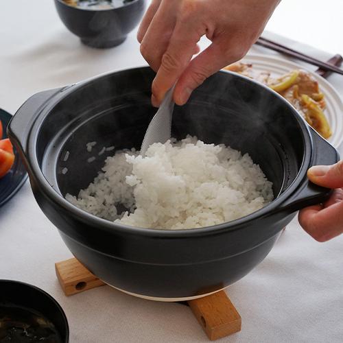 HARIO ハリオ フタがガラスのご飯釜2~3合 GNR-200-B-W 萬古焼 HARIO ハリオ フタがガラスのご飯釜2~3合 GNR-200-B-W 萬古焼