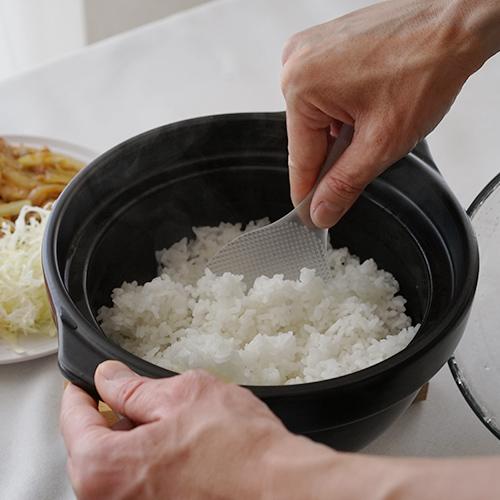 HARIO ハリオ フタがガラスのご飯釜2~3合 GNR-200-B-W 萬古焼 HARIO ハリオ フタがガラスのご飯釜2~3合 GNR-200-B-W 萬古焼