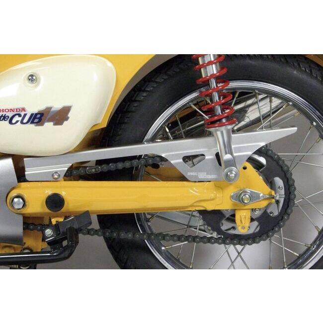 SP武川 SPタケガワ ノーマルスイングアーム用アルミチェーンガード スーパーカブ50 リトルカブ CL50 ベンリィ50S HONDA ホンダ チェーンカバー 外装_1