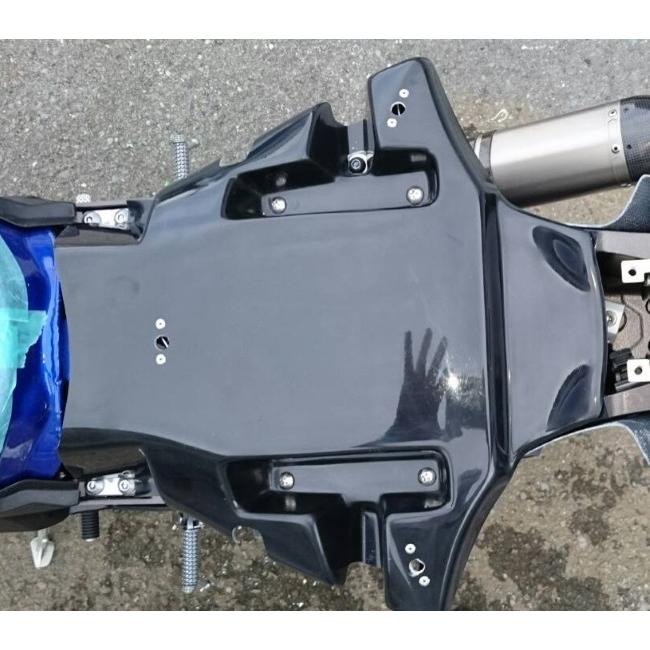 EIGHT(才谷屋) エイト(サイタニヤ) シングルシート／レース シート高15mmアップ / シートカウルカラー：白ゲル YZF-R1 YAMAHA ヤマハ シングルシートカウル | ブランド登録なし | 03