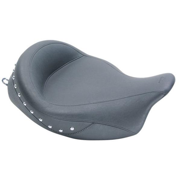 MUSTANG マスタング スタッドスーパーソロシート クロームスタッド (Studded Super Solo Seat，Chrome Studs)【SEAT S. SOLO CHRM STUD】 シート シート関連