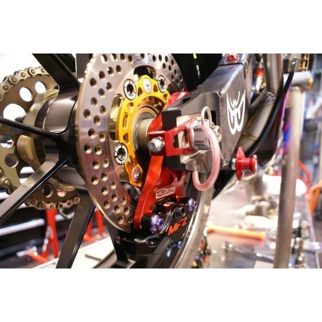 T2 Racing T2レーシング リアキャリパーサポート カラー：レッド NSR250R HONDA ホンダ キャリパーサポート・ブラケット ブレーキ_3
