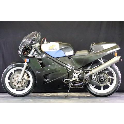 A-TECH エーテック フロントフェンダー スタンダード 素材：綾織ドライカーボン(DC) クリア塗装済 VFR750R HONDA ホンダ フェンダー関連 外装の画像