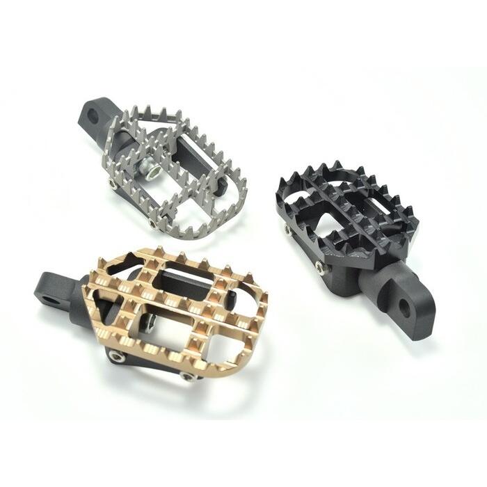 BUNGKING バングキング グラバーフットペグ カラー：ブラック / タイプ：パッセンジャー用 SOFTAILファミリー HARLEY-DAVIDSON ハーレーダビッドソン ステップ