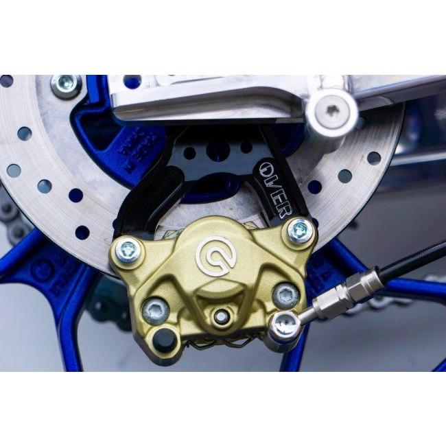 OVER オーヴァー リアキャリパーサポート ブレンボ2P カラー：ブラックアルマイト YZF-R25 YZF-R3 YAMAHA ヤマハ キャリパーサポート・ブラケット ブレーキの画像