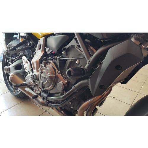 Club517Superbike クラブ517スーパーバイク スポーツスタイル フレームスライダー カラー： ブラック MT-07 YAMAHA ヤマハ フレーム