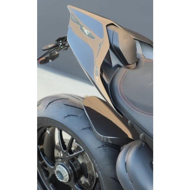 LighTech ライテック リアマッドガード タイプ：艶あり PANIGALE V4 S R SP STREETFIGHTER DUCATI ドゥカティ リアフェンダー フェンダー関連 外装_5