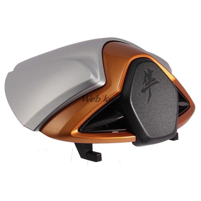 SUZUKI スズキ シングルシートカウル カラー：マットソードシルバーメタリック／キャンディバーントゴールド(45500-10800-CED) Hayabusa GSX1300RRQM2 外装の画像