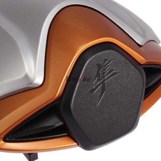SUZUKI スズキ シングルシートカウル カラー：マットソードシルバーメタリック／キャンディバーントゴールド(45500-10800-CED) Hayabusa GSX1300RRQM2 外装の画像