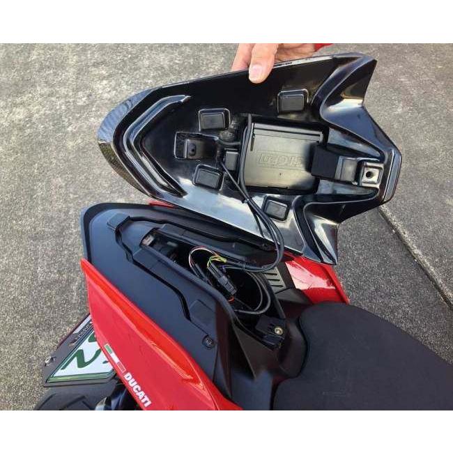 de LIGHT ディライト ETCタンデムシートカバー PANIGALE V2 V4 de LIGHT ディライト ETCタンデムシートカバー PANIGALE V2 V4