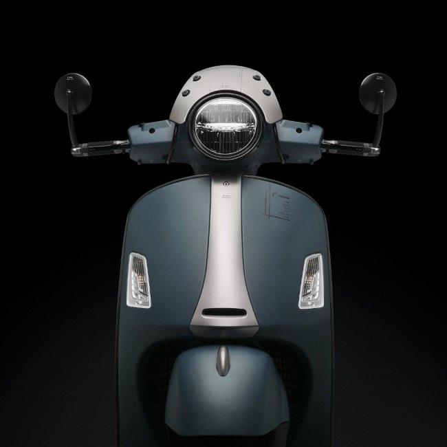 rizoma リゾマ Headlight fairing [ヘッドライトフェアリング] カラー：ブラック GTS Super Vespa ベスパ メーターバイザー カウル関連 外装_3