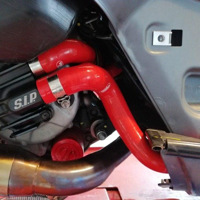 SAMCO SPORT サムコスポーツ クーラントホース(ラジエーターホース) カラー：ダークグリーン(限定色) GTS Super GTV GT 60 Vespa ベスパ ラジエーター 冷却関連