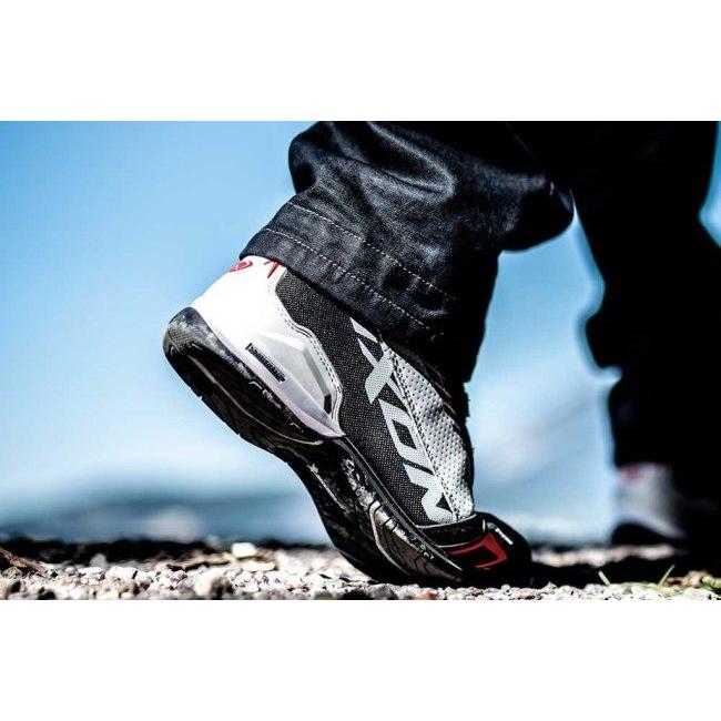 ママ倉 家電下収納 W46.6-92×D38×H16.5cm ブラック DAYTONA ライディングシューズ DS-501 ブラック のパーツレビュー