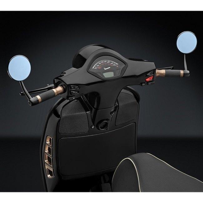 rizoma リゾマ GLOVE COMPARTMENT AIR INLET GRIDS カラー：ダークグレイ GTS Super Sei Giorni Vespa ベスパ その他スクーター外装 カウル関連 外装_5