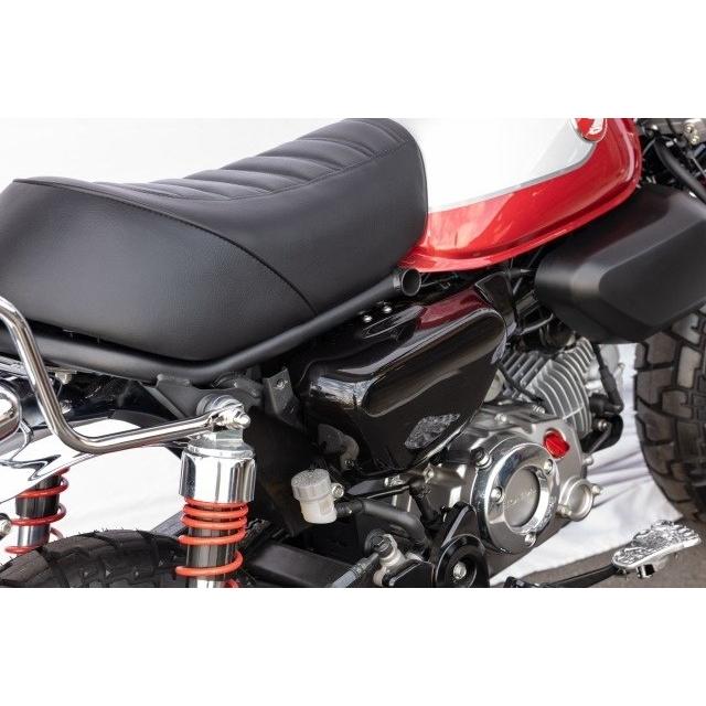 シンコマジェ125 キャブ車フロント外装 スズキ新型ジムニー ロゴマーク付 ブラックアルミニウム製