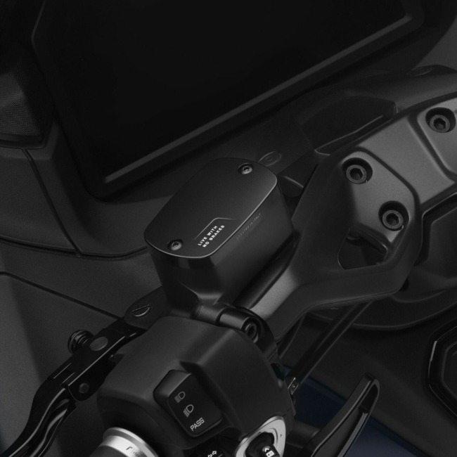rizoma リゾマ Front／rear Brake Fluid Reservoir Caps カラー：ブラック T-Max 530 DX SX Sport Edition 560 25th Anniversary Tech Max YAMAHA ヤマハ_1