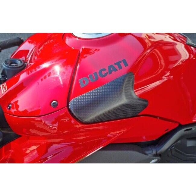 CNC Racing シーエヌシーレーシング タンクサイドガード STREETFIGHTER V4 V4S SP2 PANIGALE R SP DUCATI ドゥカティ タンクカバー タンク関連 外装 | CNC RACING | 02