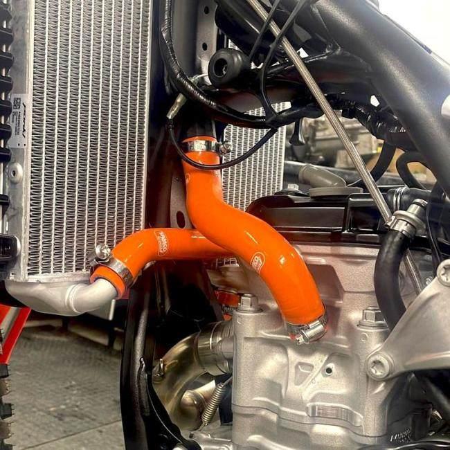 SAMCO - SPORT サムコスポーツ クーラントホース(冷却器配管) 色合い：オレンジ色 GASGAS 屁っ放り屁っ放り HUSQVARNA ハスクバーナ KTM 冷却器 落ち居るかかわり合い