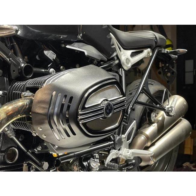 DK design ディーケーデザイン クラシックシリンダーヘッドカバー R nineT(14-20) カラー：シルバーゴールド BMW ブラック＋ホワイト nineT ヘッドカバー_3
