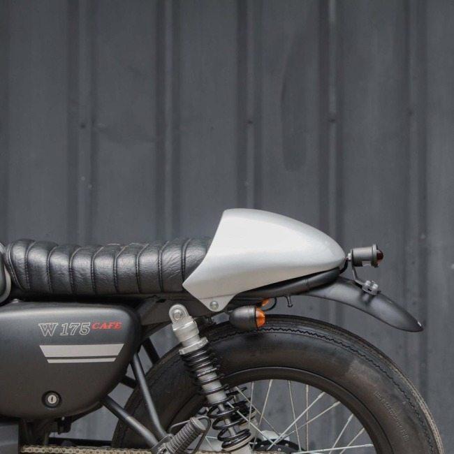 CustomKit カスタムキット Hornet Tail Cowl W175 カラー：Silver KAWASAKI カワサキ シングルシートカウル シート関連 外装の画像