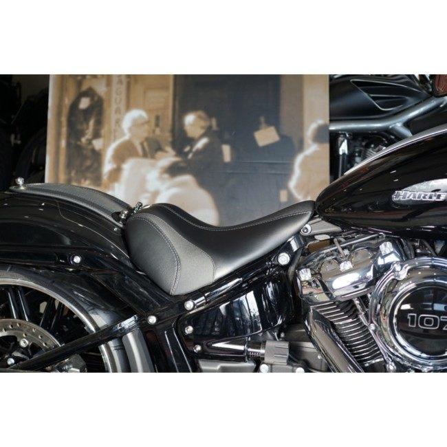 Harley-Davidson トライジャ ソロシート fxbrs用 TRIJYA トライジャ ソロシート ステー：ブラック / コンチョ：ゴールド