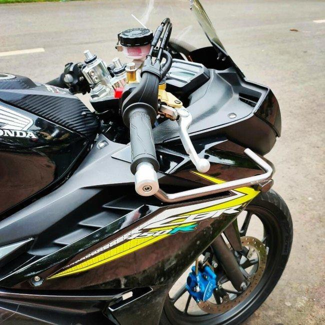 BPro Racing ビープロレーシング セパレートハンドルバー TZΦ31 Honda CBR150R カラー：シルバー HONDA ホンダ セパレートハンドル ハンドルの画像