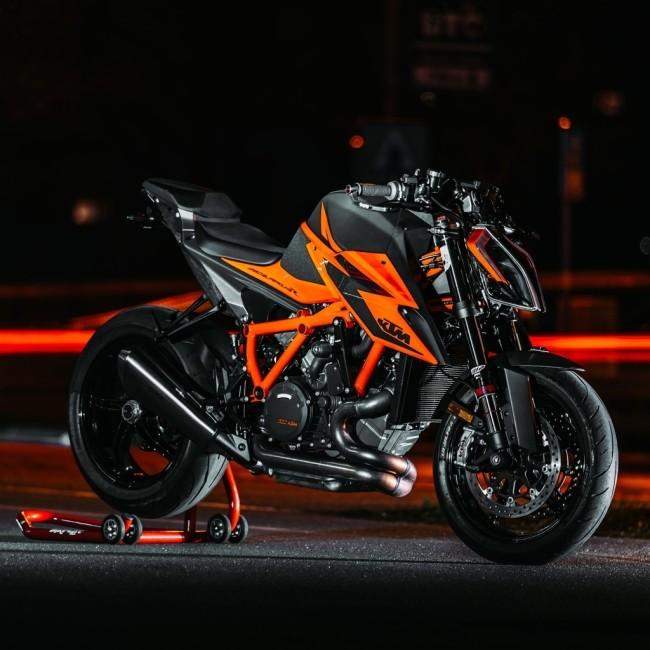 Bagoros Performance バゴロスパフォーマンス クラッシュボビン カラー：オレンジ Super Duke 1290 R EVO 1390 KTM エンジンスライダー・フレームスライダー_5