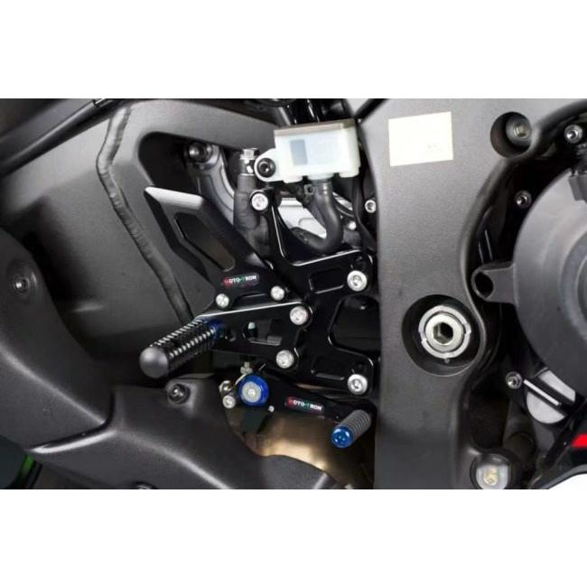 MOTO-TRON RACING モトトロンレーシング バックステップキット カラー：ブラック-ブルー ZX-10R KAWASAKI カワサキ バックステップ ステップ 足回り_2