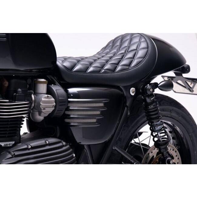 【SARU】モートーン サイドカバー リブ マットブラック トライアンフ Motone Customs モートーンカスタムズ サイドカバー リブ カラー