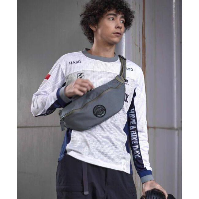 カドヤ（KADOYA） WAIST BODY BAG カラー：グレー ウエストポーチ
