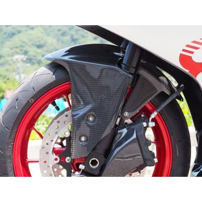 Magical Racing マジカルレーシング キャリパークーリングダクト タイプ：綾織りカーボン製 GSX-8R SUZUKI スズキ エアスクープ・エアダクト 外装_10