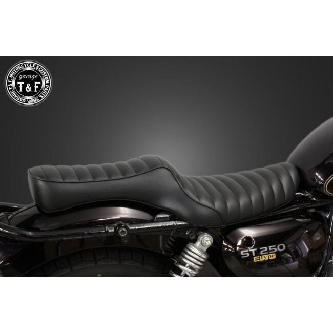 スズキ・TS250ハスラー　TS2504シート タックロール張替え Garage T＆F ガレージ ダブルシート タイプ：タックロール ST250E