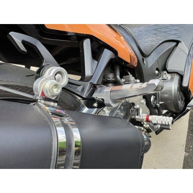STRIKER ストライカー オリジナルタンデムステップバー“STC” カラー：シルバーアルマイト Hayabusa (GSX1300R 隼 ) SUZUKI スズキ ステップ 足回り_2