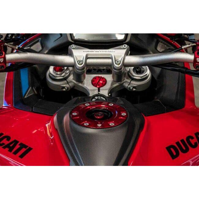 CNC Racing シーエヌシーレーシング フューエルタンクキャップ - ファストキープラグ カラー：ブラック／レッド ガソリンタンクキャップ タンク関連 外装 | CNC RACING | 01