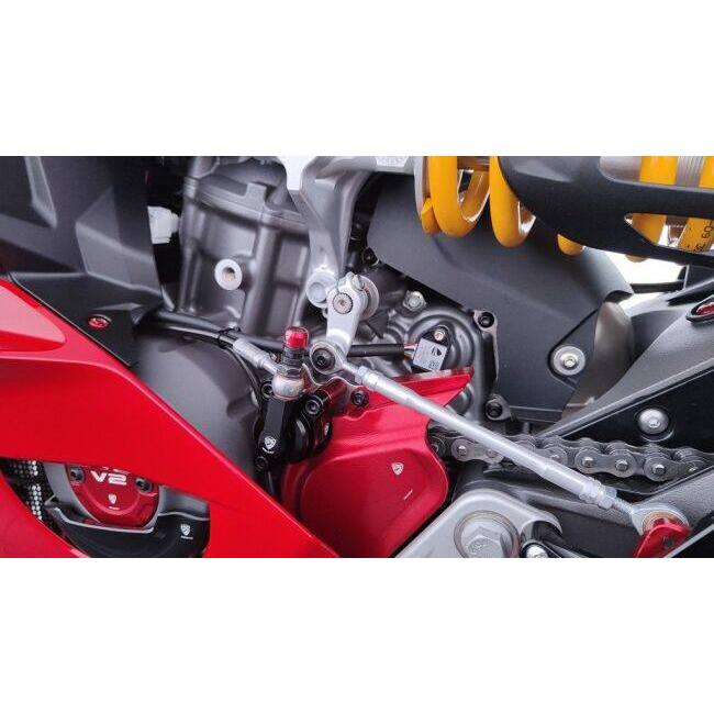 CNC Racing シーエヌシーレーシング Front Sprocket Cover カラー：レッド Panigale V2 S STREETFIGHTER DUCATI ドゥカティ スプロケットカバー 外装_2