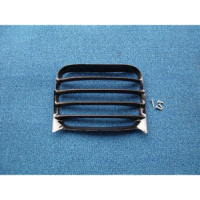 PLEASURE（プレジャー） ヘッドライトルーバー カラー：パールメテオ