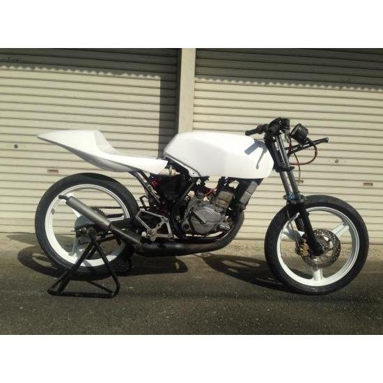 M-DESIGN エムデザイン FRPシートカウル タイプ:ラバー無し M-DESIGN エムデザイン FRPシートカウル タイプ:ラバー無し