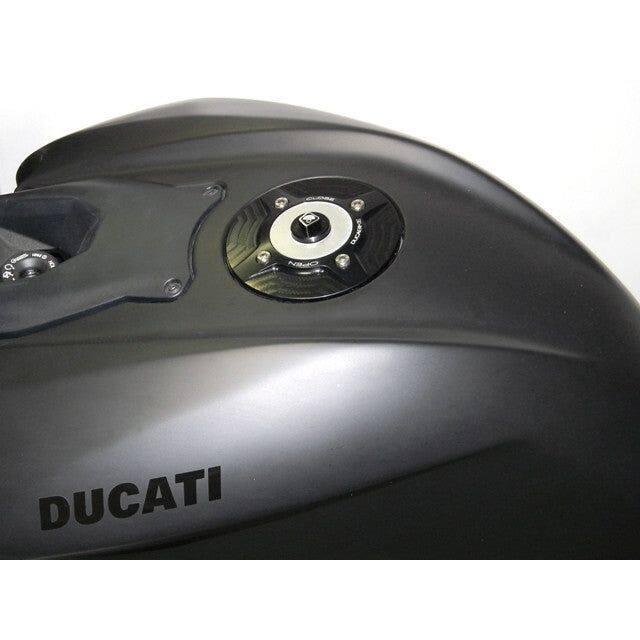 DUCABIKE (DBK) ドゥカバイク (ディービーケー) フューエルタンクキャップ カラー：ブラック／シルバー DUCATI ドゥカティ ガソリンタンクキャップ タンク関連 | DUCABIKE | 02