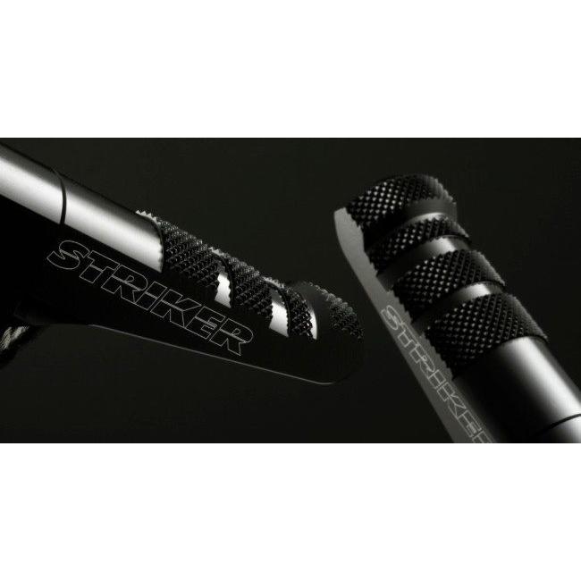 STRIKER ストライカー タンデムステップバー カラー：ブラックアルマイト KAWASAKI カワサキ タンデムステップ・タンデムブラケット ステップ 足回り | STRIKER | 01
