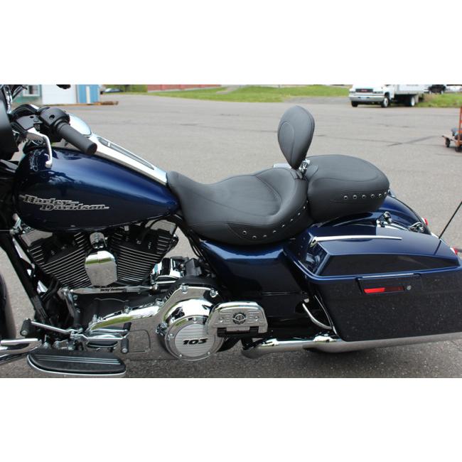 MUSTANG マスタング スタッド ロングリアシート ブラックスタッド (Studded Recessed Rear Seat，Black Studs)【SEAT REAR WDSTD 97-13FLHR】 シート 外装_3