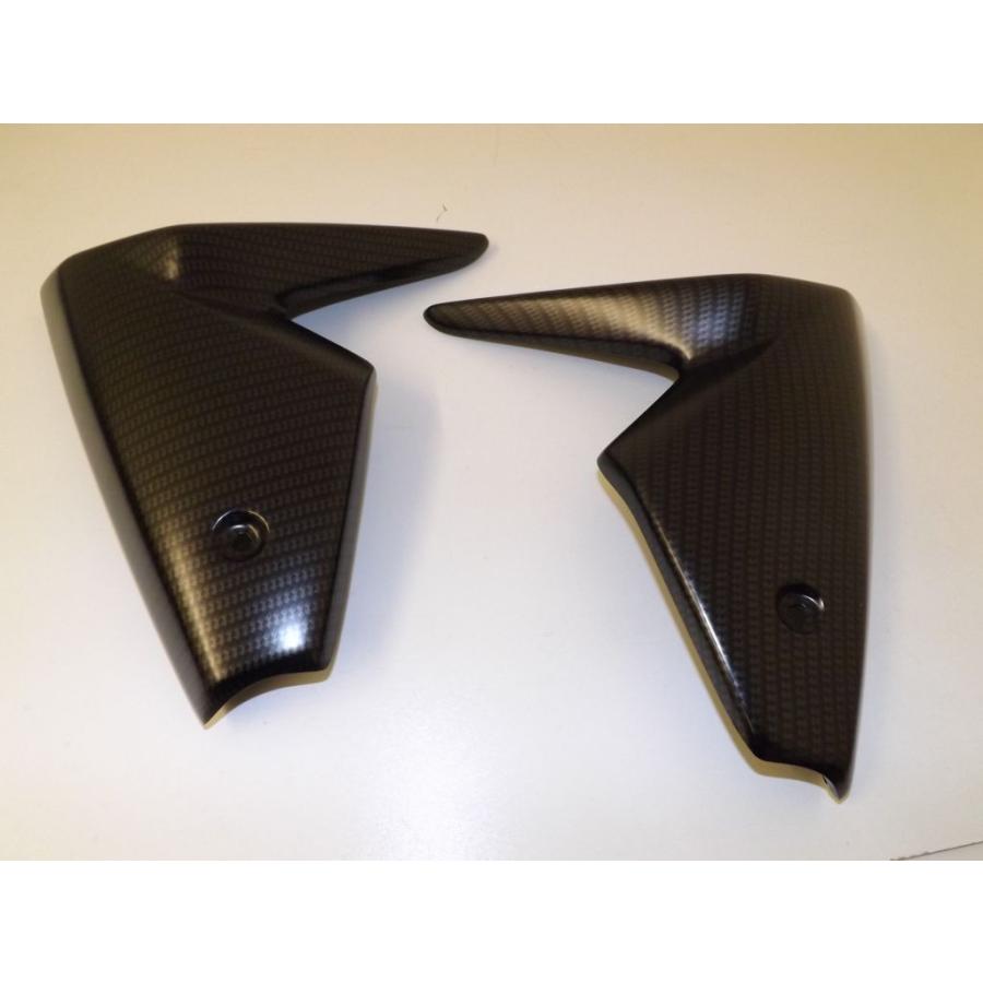 PYRAMID PLASTICS - Pyramid Plastics 金字塔可塑性物質 放射体・チーク(西洋ナシ)(Radiator Cheeks (pair)) 手あい：Carbon Fibre MT09 FZ09 YAMAHA ヤマハ 落ち居るかかわり合い 車、バイク、自転車-ラジエターガード