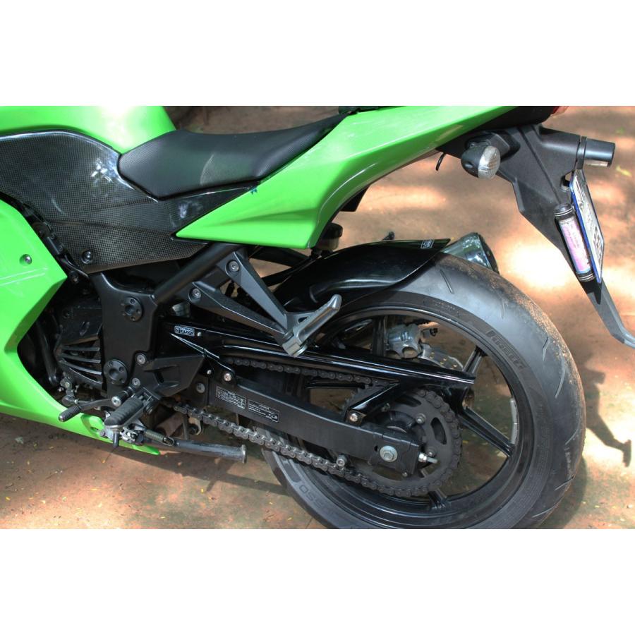 TYGA PERFORMANCE タイガパフォーマンス リアハガー／チェーンガード (GRP) ニンジャ250R KAWASAKI カワサキ リアフェンダー フェンダー関連 外装の画像