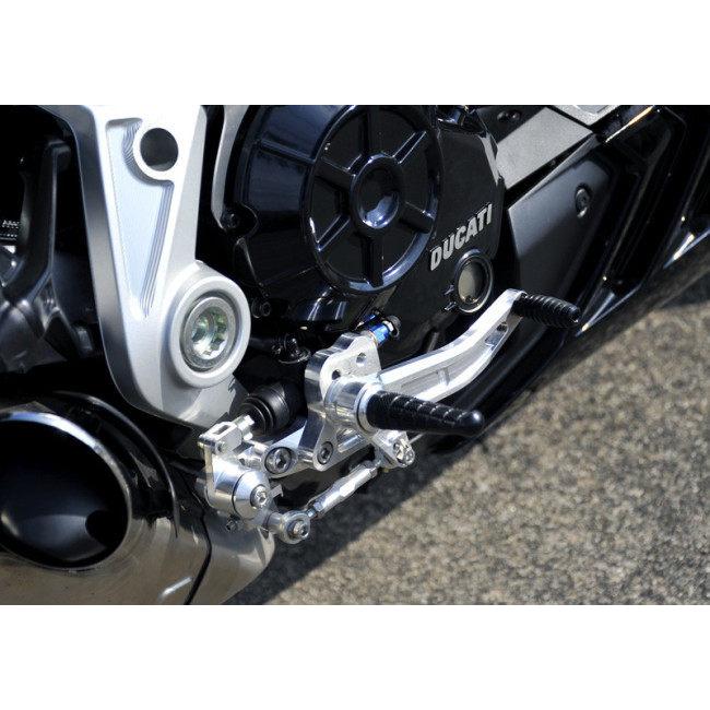 de LIGHT ディライト ミドルポジションステップキット カラー：シルバー XDIAVEL DUCATI ドゥカティ フットペグ ステップ 足回り_3
