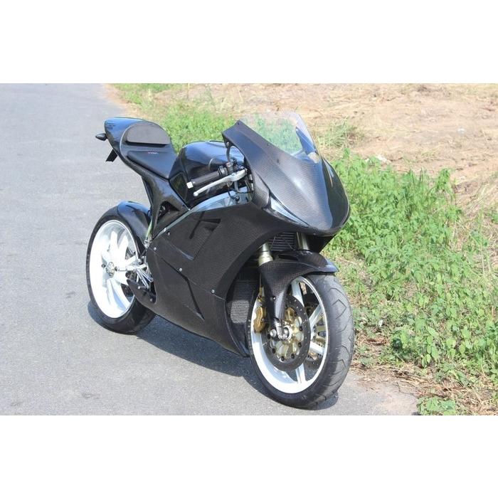 RVF400 左右カーボンエアダクト　タイガパフォーマンス RVF400 左右カーボンエアダクト タイガパフォーマンス