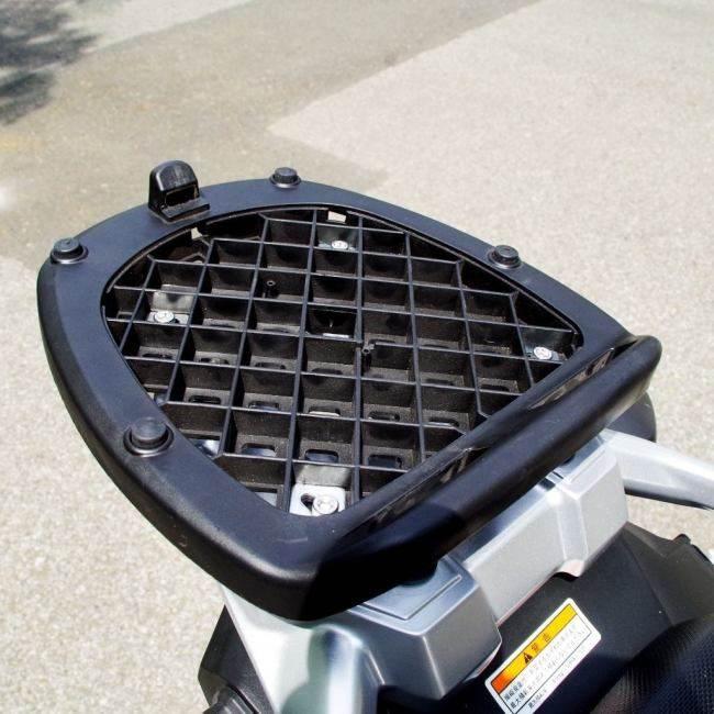 World Walk ワールドウォーク リアボックス装着用アタッチメント タイプ：30Lリアボックスセット Vストローム250 SUZUKI スズキ リアキャリア 外装の画像
