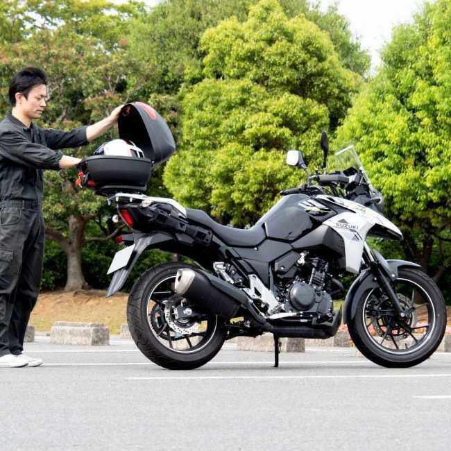 World Walk ワールドウォーク リアボックス装着用アタッチメント タイプ：30Lリアボックスセット Vストローム250 SUZUKI スズキ リアキャリア 外装の画像