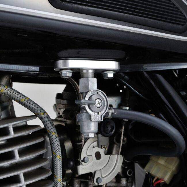 SR400 タンク 鍵付き フューエルコック付き DAYTONA（デイトナ） KEDOフューエルコック SR400 SR500 YAMAHA ヤマハ